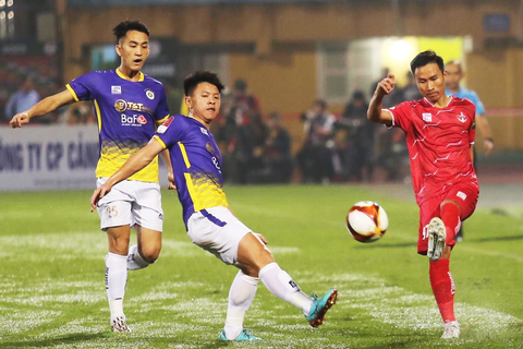 Thắng Hải Phòng 3-0, Hà Nội trở lại ngôi đầu V-League - Ảnh 1. Thắng Hải Phòng 3-0, Hà Nội trở lại ngôi đầu V-League - Ảnh 1.
