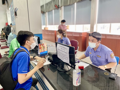 Tin tức sáng 14-4: Ca COVID-19 tăng chóng mặt; Mở ngành bác sĩ thú cưng thị trường 500 triệu đô - Ảnh 3. Tin tức sáng 14-4: Ca COVID-19 tăng chóng mặt; Mở ngành bác sĩ thú cưng thị trường 500 triệu đô - Ảnh 3.