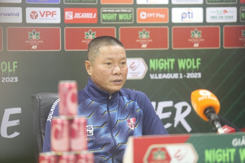 HLV Chu Đình Nghiêm: Quả phạt đền cho Hà Nội là lỗi nhận định của trọng tài - Ảnh 1. HLV Chu Đình Nghiêm: Quả phạt đền cho Hà Nội là lỗi nhận định của trọng tài - Ảnh 1.