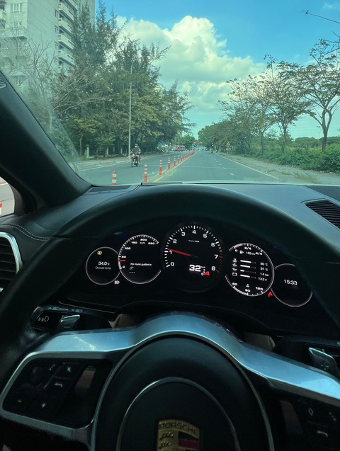 Nữ sinh vụ cưa đôi bill hẹn hò 226.000 đồng gây xôn xao bằng xe Porsche - Ảnh 3. Nữ sinh vụ cưa đôi bill hẹn hò 226.000 đồng gây xôn xao bằng xe Porsche - Ảnh 3.