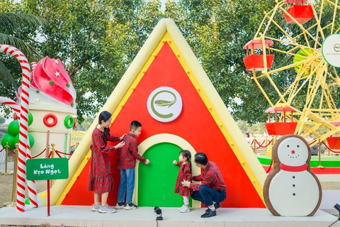 Công viên hồ Thiên Nga Eco Central Park mở cửa dịp lễ 30/4 chào đón cư dân tương lai - Ảnh 2. Những mô hình vui chơi ấn tượng trong công viên Hồ Thiên Nga tại đô thị Eco Central Park