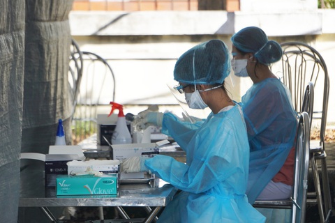 Tin tức sáng 18-4: TP.HCM họp nắn tuyến vành đai 4; Ca COVID-19 nhập viện tăng - Ảnh 5. Tin tức sáng 18-4: TP.HCM họp nắn tuyến vành đai 4; Ca COVID-19 nhập viện tăng - Ảnh 5.