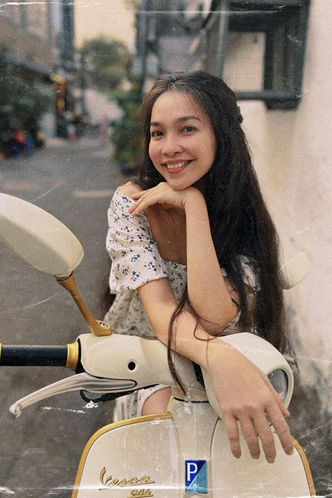 Ảnh vui sao Việt 14-4: Hoa hậu Thùy Tiên đọ sắc Tiểu Vy qua camera thường - Ảnh 6. Ảnh vui sao Việt 14-4: Hoa hậu Thùy Tiên đọ sắc Tiểu Vy qua camera thường - Ảnh 6.