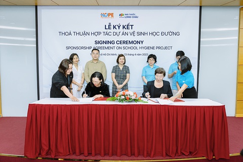 FPT Long Châu đồng hành cùng Quỹ Hy vọng triển khai dự án ‘Vệ sinh học đường’ - Ảnh 1. FPT Long Châu đồng hành cùng Quỹ Hy vọng triển khai dự án ‘Vệ sinh học đường’ - Ảnh 1.