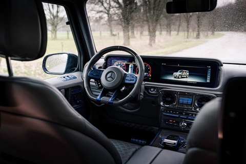 Mercedes-AMG G 63 lên đời sức mạnh khủng 900 mã lực, kèm thuyền và đồng hồ sang trọng - Ảnh 7. Mercedes-AMG G 63 lên đời sức mạnh khủng 900 mã lực, kèm thuyền và đồng hồ sang trọng - Ảnh 7.