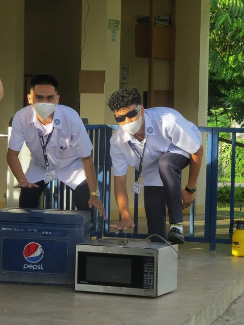 Trường tổ chức ngày không túi, trùm cuối làm cười đau bụng! - Ảnh 4. Trường tổ chức ngày không túi, trùm cuối làm cười đau bụng! - Ảnh 4.