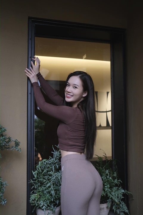 Ngọc Anh - nữ phụ ‘trà xanh’ phim ‘giờ vàng’ - bị phản đối vì đời thực mê hở bạo - Ảnh 7. Ngọc Anh - nữ phụ ‘trà xanh’ phim ‘giờ vàng’ - bị phản đối vì đời thực mê hở bạo - Ảnh 7.