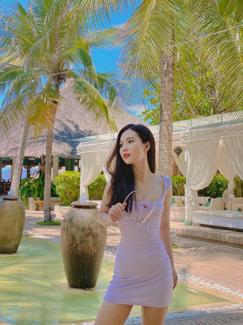 Ngọc Anh - nữ phụ ‘trà xanh’ phim ‘giờ vàng’ - bị phản đối vì đời thực mê hở bạo - Ảnh 5. Ngọc Anh - nữ phụ ‘trà xanh’ phim ‘giờ vàng’ - bị phản đối vì đời thực mê hở bạo - Ảnh 5.