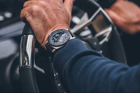Mercedes-AMG G 63 lên đời sức mạnh khủng 900 mã lực, kèm thuyền và đồng hồ sang trọng - Ảnh 15. Mercedes-AMG G 63 lên đời sức mạnh khủng 900 mã lực, kèm thuyền và đồng hồ sang trọng - Ảnh 15.