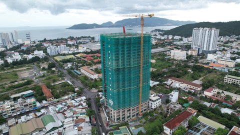 Nha Trang: Sức hút từ các dự án căn hộ sắp hoàn thiện - Ảnh 3. Dự án sắp hoàn thiện thu hút khách hàng tại Nha Trang