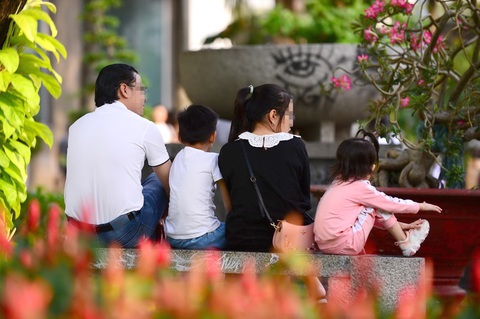 Cha mẹ ly hôn, ai nuôi con? - Ảnh 2. Trẻ khi lớn sẽ nhớ mãi trong ký ức những hình ảnh đẹp của gia đình - Ảnh: Q.ĐỊNH