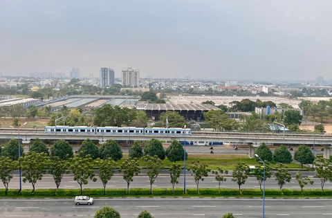 Thủ tướng đi thử nghiệm tàu metro Bến Thành - Suối Tiên - Ảnh 2. Thủ tướng đi thử nghiệm tàu metro Bến Thành - Suối Tiên - Ảnh 2.