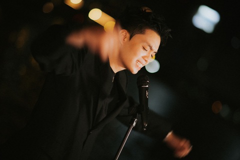 Myra Trần kết hợp rapper điển trai Negav trong MV Dừng yêu - Ảnh 4. Myra Trần kết hợp rapper điển trai Negav trong MV Dừng yêu - Ảnh 4.