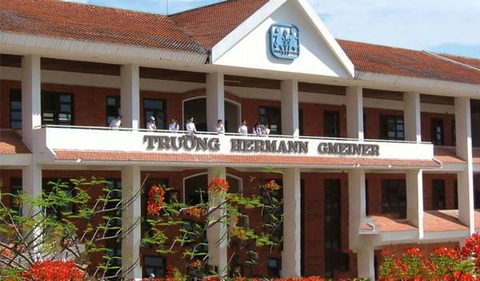 TP.HCM: Giám thị yêu cầu học sinh cởi quần áo để tìm thuốc lá điện tử - Ảnh 1. TP.HCM: Giám thị yêu cầu học sinh cởi quần áo để tìm thuốc lá điện tử - Ảnh 1.