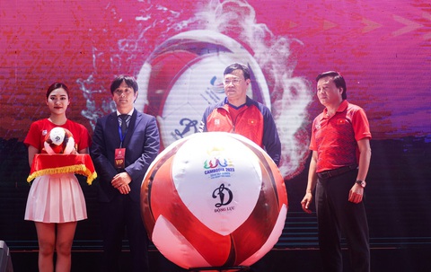 Ra mắt trang phục chính thức của Đoàn thể thao Việt Nam tại SEA Games 32 - Ảnh 3. Ra mắt trang phục chính thức của Đoàn thể thao Việt Nam tại SEA Games 32 - Ảnh 3.