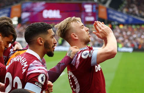 Arsenal đánh rơi chiến thắng trước West Ham - Ảnh 2. Arsenal đánh rơi chiến thắng trước West Ham - Ảnh 2.