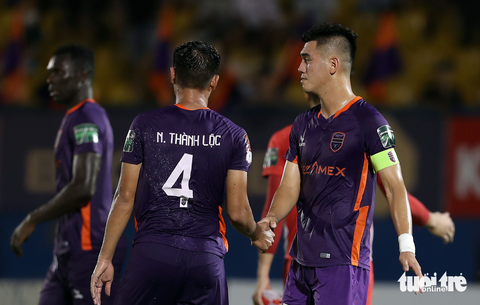 Tiến Linh cùng CLB B.Bình Dương xuống cuối bảng V-League 2023 - Ảnh 1. Tiến Linh cùng CLB B.Bình Dương xuống cuối bảng V-League 2023 - Ảnh 1.