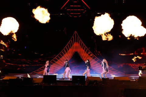 BlackPink thành nhóm nhạc nữ K-pop đầu tiên biểu diễn chính ở Coachella 2023 - Ảnh 3. BlackPink thành nhóm nhạc nữ K-pop đầu tiên biểu diễn chính ở Coachella 2023 - Ảnh 3.