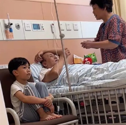 Dù nằm viện cũng nhiệt tình sống ảo - Ảnh 5. Dù nằm viện cũng nhiệt tình sống ảo - Ảnh 5.