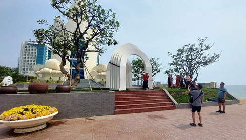 Địa phương nói về tháp Trầm Hương: Sẽ khắc phục các mục gây nguy hiểm - Ảnh 3. Địa phương nói về tháp Trầm Hương: Sẽ khắc phục các mục gây nguy hiểm - Ảnh 3.
