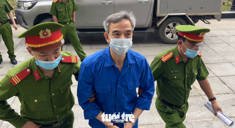 Sáng nay cựu giám đốc Bệnh viện Tim Hà Nội Nguyễn Quang Tuấn hầu tòa - Ảnh 1. Sáng nay cựu giám đốc Bệnh viện Tim Hà Nội Nguyễn Quang Tuấn hầu tòa - Ảnh 1.