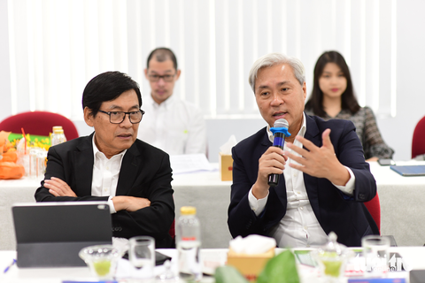 Tuổi Trẻ Start-Up Award: Đã chọn được dự án đoạt giải đặc biệt - Ảnh 3. Tuổi Trẻ Start-Up Award: Đã chọn được dự án đoạt giải đặc biệt - Ảnh 3.