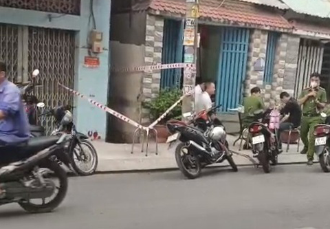 Vợ chết, chồng bị thương trong phòng trọ ở Hóc Môn - Ảnh 1. Vợ chết, chồng bị thương trong phòng trọ ở Hóc Môn - Ảnh 1.