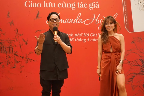 Amanda Huỳnh là ai mà MC Tùng Leo xăm tên cô lên cánh tay? - Ảnh 1. Amanda Huỳnh là ai mà MC Tùng Leo xăm tên cô lên cánh tay? - Ảnh 1.