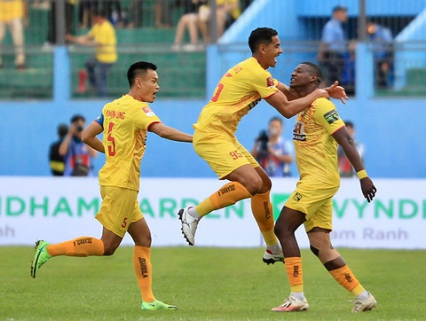 CLB TP.HCM thua đậm chủ nhà Thanh Hóa - Ảnh 1. CLB TP.HCM thua đậm chủ nhà Thanh Hóa - Ảnh 1.