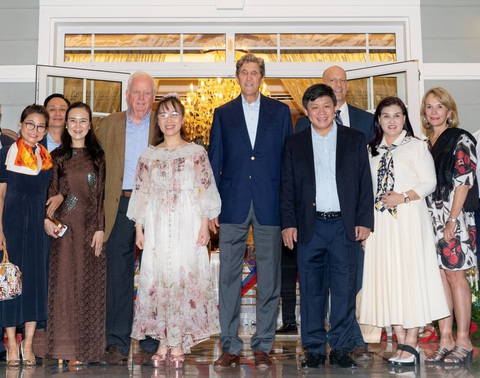 Vietjet và Boeing - quan hệ hợp tác doanh nghiệp hai nước - Ảnh 3. Ngài John Kerry, cựu Ngoại trưởng Mỹ, hiện là đặc phái viên của Tổng thống Joe Biden đóng vai trò tích cực trong chương trình hợp tác của Boeing với Vietjet