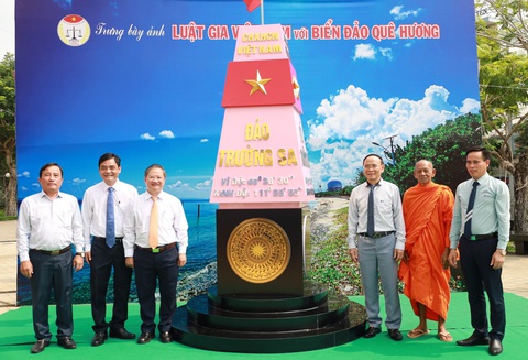 Góp thêm niềm tự hào về chủ quyền biển đảo quê hương - Ảnh 2. Góp thêm niềm tự hào về chủ quyền biển đảo quê hương - Ảnh 2.