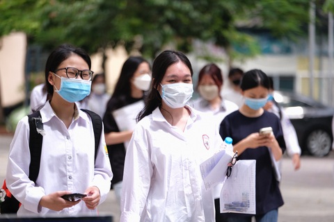 Miễn thi ngoại ngữ để xét tốt nghiệp, vẫn được thi để xét tuyển đại học - Ảnh 1. Miễn thi ngoại ngữ để xét tốt nghiệp, vẫn được thi để xét tuyển đại học - Ảnh 1.