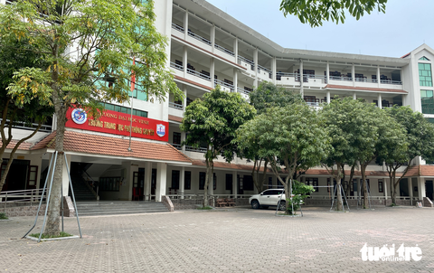 Vụ nữ sinh lớp 10 tự tử: Tại sao nhà trường không chuyển lớp? - Ảnh 1. Vụ nữ sinh lớp 10 tự tử: Tại sao nhà trường không chuyển lớp? - Ảnh 1.