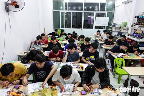 Chàng trai nhiều sáng chế khởi nghiệp khi còn là sinh viên - Ảnh 1. Chàng trai nhiều sáng chế khởi nghiệp khi còn là sinh viên - Ảnh 1.