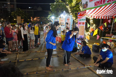 Ngày Văn hóa các dân tộc Việt Nam: thưởng thức múa gáo dừa Khmer, đàn tam thập lục... - Ảnh 3. Ngày Văn hóa các dân tộc Việt Nam: thưởng thức múa gáo dừa Khmer, đàn tam thập lục... - Ảnh 3.