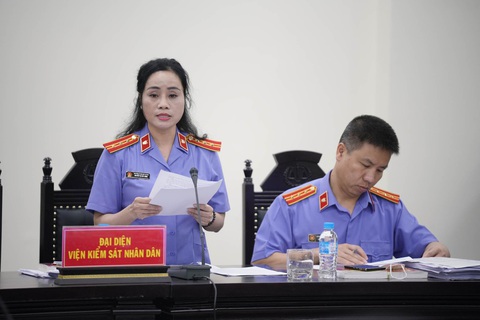 Ông Nguyễn Quang Tuấn bị đề nghị 4-5 năm tù, thấp hơn mức truy tố - Ảnh 3. Ông Nguyễn Quang Tuấn bị đề nghị 4-5 năm tù, thấp hơn mức truy tố - Ảnh 3.