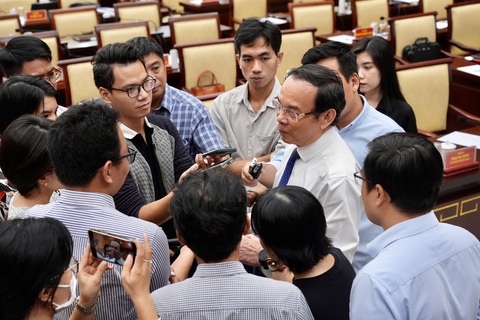 Bí thư Nguyễn Văn Nên: Kiểm tra dự án trọng điểm, cần chia sẻ thì chia sẻ, cần xử lý sẽ xử lý - Ảnh 1. Bí thư Nguyễn Văn Nên: Kiểm tra dự án trọng điểm, cần chia sẻ thì chia sẻ, cần xử lý sẽ xử lý - Ảnh 1.