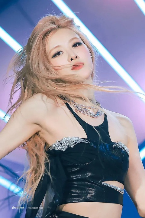 BlackPink ở Coachella có xứng là huyền thoại sống? - Ảnh 3. BlackPink ở Coachella có xứng là huyền thoại sống? - Ảnh 3.