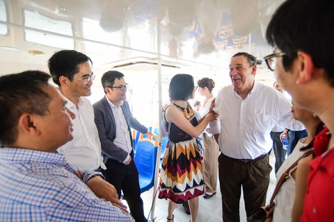 Đoàn chuyên gia Pháp và sở ngành TP.HCM khảo sát sông Sài Gòn - Ảnh 5. Đoàn chuyên gia Pháp và sở ngành TP.HCM khảo sát sông Sài Gòn - Ảnh 5.