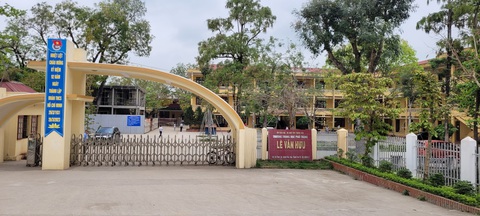 Vụ kêu gọi hơn 2,6 tỉ đồng mừng thành lập trường: Chưa thiết thực, còn lãng phí - Ảnh 1. Vụ kêu gọi hơn 2,6 tỉ đồng mừng thành lập trường: Chưa thiết thực, còn lãng phí - Ảnh 1.