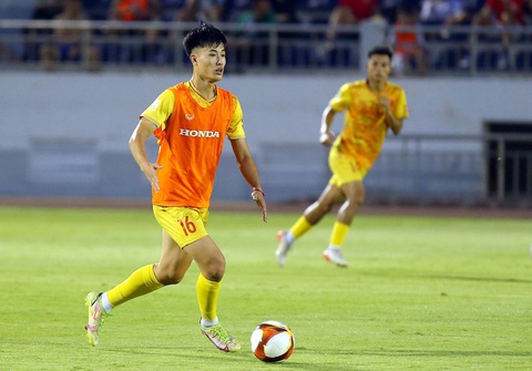 Bùi Vĩ Hào đặt mục tiêu ghi mỗi trận 1 bàn ở SEA Games 32 - Ảnh 3. Bùi Vĩ Hào đặt mục tiêu ghi mỗi trận 1 bàn ở SEA Games 32 - Ảnh 3.
