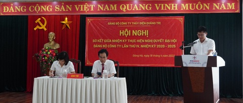 Đảng bộ Công ty Thủy điện Quảng Trị chính thức trực thuộc Đảng bộ EVNGENCO2 - Ảnh 1. Ông Tôn Thái Sơn - bí thư Chi bộ Sửa chữa - phát biểu tham luận