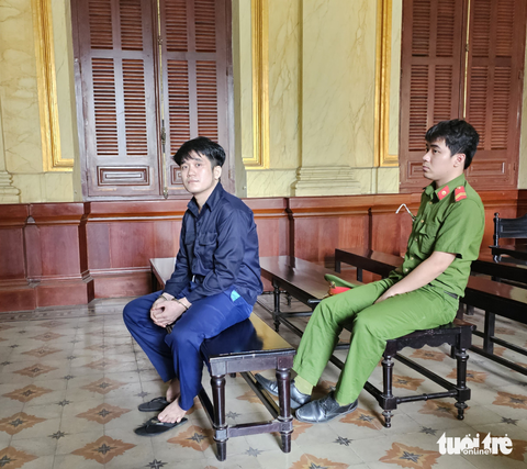Một shipper bị tuyên 3 năm tù tội tham ô tài sản - Ảnh 1. Một shipper bị tuyên 3 năm tù tội tham ô tài sản - Ảnh 1.