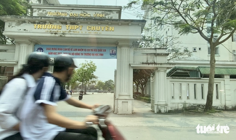 Tạm ngưng việc cô giáo chủ nhiệm lớp có nữ sinh tự tử - Ảnh 1. Tạm ngưng việc cô giáo chủ nhiệm lớp có nữ sinh tự tử - Ảnh 1.