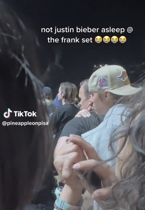 Bắt gặp Justin Bieber ngủ gật khi nghe nhạc ở Lễ hội Coachella 2023 - Ảnh 1. Bắt gặp Justin Bieber ngủ gật khi nghe nhạc ở Lễ hội Coachella 2023 - Ảnh 1.