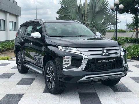 SUV 7 chỗ đua giảm giá: Ế như Isuzu mu-X đến hot như Fortuner, Santa Fe đều không ngoại lệ - Ảnh 5. SUV 7 chỗ đua giảm giá: Ế như Isuzu mu-X đến hot như Fortuner, Santa Fe đều không ngoại lệ - Ảnh 5.