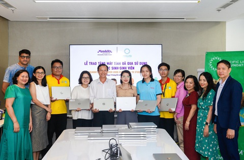Mondelez Kinh Đô tặng máy tính đã qua sử dụng cho học sinh, sinh viên - Ảnh 1. Mondelez Kinh Đô tặng máy tính đã qua sử dụng cho học sinh, sinh viên - Ảnh 1.