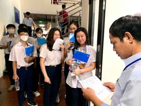 Nhiều đại học xét tuyển sớm, có trường công bố điểm trúng tuyển - Ảnh 2. Nhiều đại học xét tuyển sớm, có trường công bố điểm trúng tuyển - Ảnh 2.