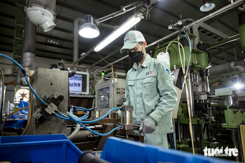 Tăng giá điện, doanh nghiệp lo đứng ngồi, mong lộ trình đừng gây sốc - Ảnh 1. Tăng giá điện, doanh nghiệp lo đứng ngồi, mong lộ trình đừng gây sốc - Ảnh 1.