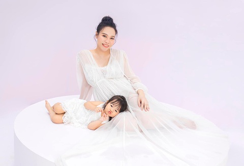 Ảnh vui sao Việt 2-4: Con gái lí lắc bên Đông Nhi - Ông Cao Thắng - Ảnh 6. Ảnh vui sao Việt 2-4: Con gái lí lắc bên Đông Nhi - Ông Cao Thắng - Ảnh 6.